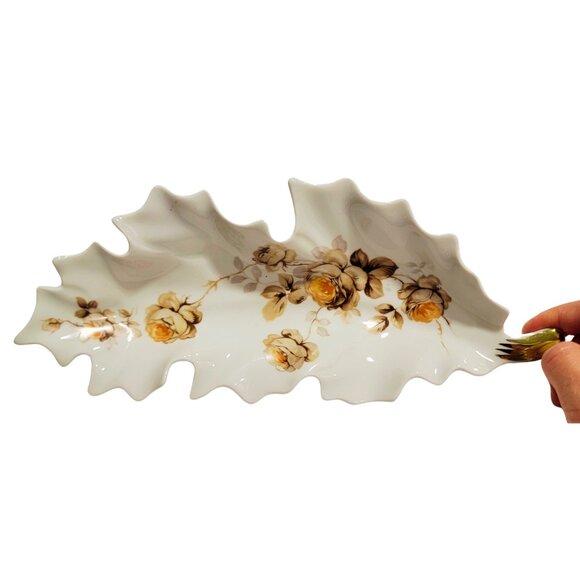 Vintage Ceramic Porcelain Leaf Dish - Good Condition - Picture 7 of 7